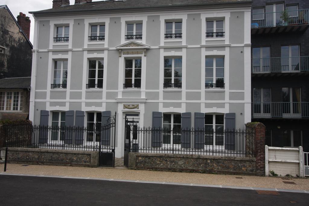 Appartements Du Clos Vorin Honfleur Exterior photo